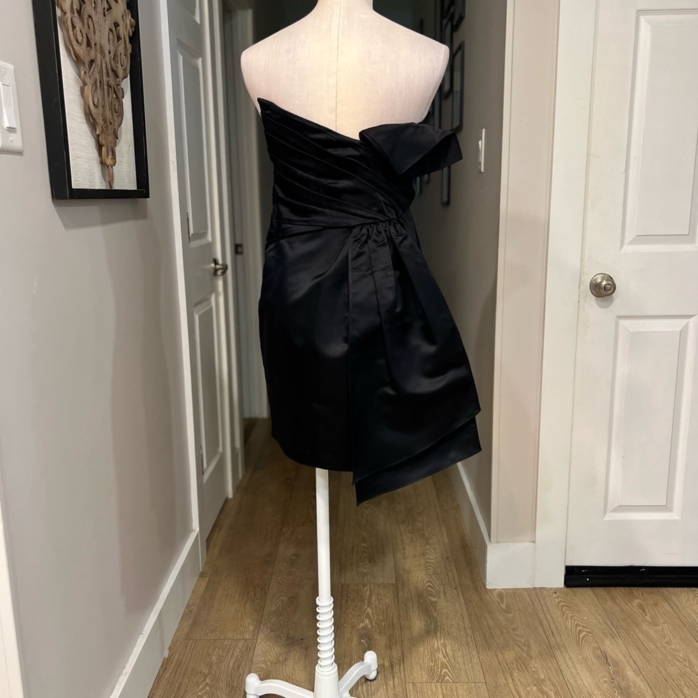 VERA WANG Lavender label black strapless with draped bodice and interesting back - Picture 9 of 13